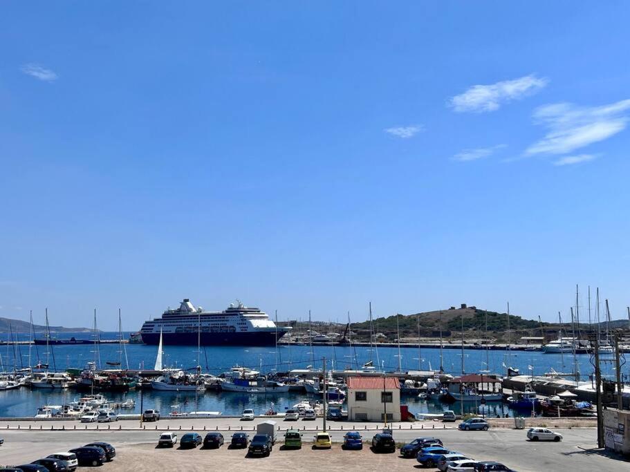 Luxury Port View Apartment Lávrion Екстериор снимка